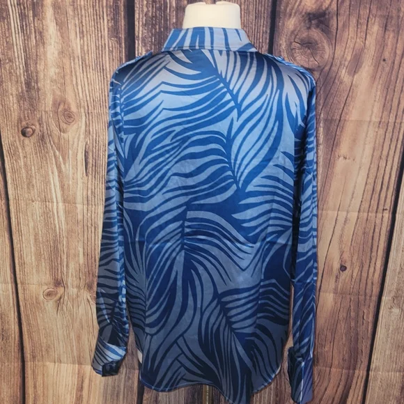 White House Black Market Top Size M Blues - Picture 3 of 12